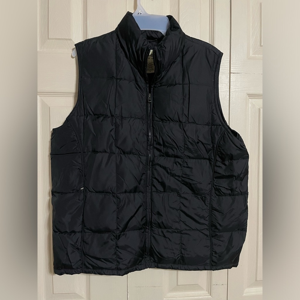 Women’s Eddie Bauer Black Zippered Goose Down Puffer Vest Size Medium